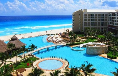 Zona Hotelera Condo | LAGUNAMAR 11/16/19 TO 11/23/19 $250 A NIGHT. BEACHFRONT