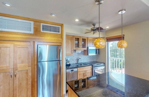 Historic Lahaina Front Street Condo | Lahaina Shores Beach Resort 601