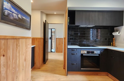 Horopito Ski Chalet | Lahar Alpine Retreat - Hot Tub, Mountain Views & Secluded Bush Setting