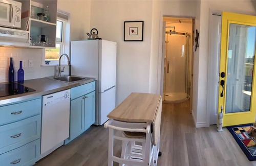 LaHave Cottage | LaHave Guest House with beautiful ocean views