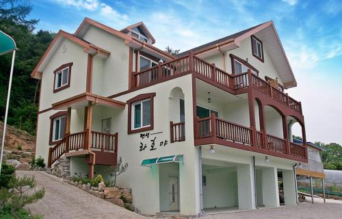 Chuncheon House | LaHoya Pension