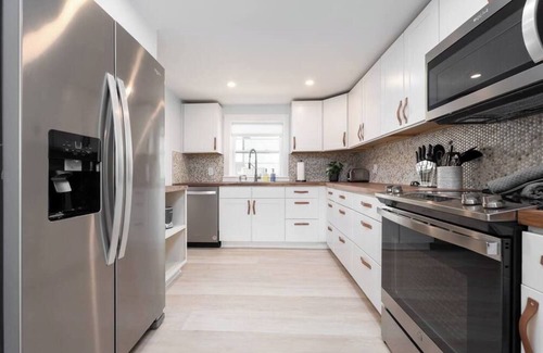 Jacksonville Beach Apartment | Laid Back Beach House Lower | 1-min to the Sand!