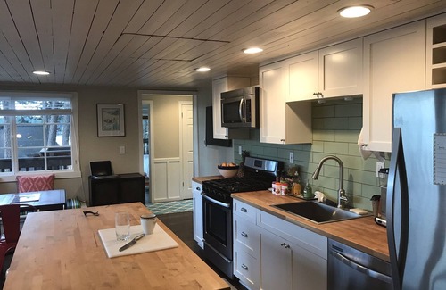 Doe Bay House | Laid-back hideout right next door to Doe Bay Resort on Washington's Orcas Island