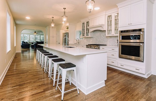 Long Beach House | Laid Back Luxury Highly Coveted LongBeach 1/2 Block to Beach 6BR 6 Ensuite Bath
