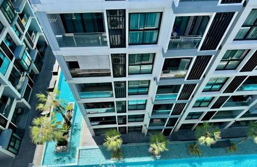 Pratumnak Hill Apartment | Laid back tropical garden Pattaya