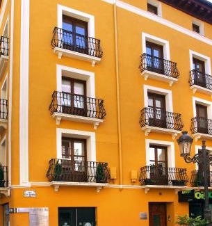 Barbastro Apartment | Laila Home