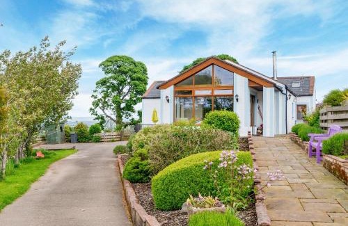 Lochmaben House | Laird House