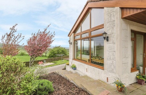Lochmaben House | Laird House