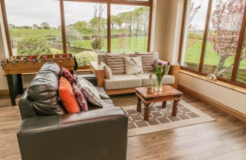 Lochmaben House | Laird House