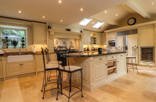 Burnley Cottage | LAITHE HOUSE, pet friendly, luxury holiday cottage in Cliviger