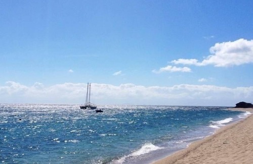 San Juan House | LAIYA BEACH HOUSE Rexon & Kiten 30pax