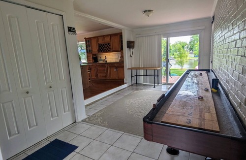 White Lake House | LAKE FRONT HOME WITH OPTIONAL HOT TUB AND PONTOON. PET FRIENDLY! LARGE LOT!