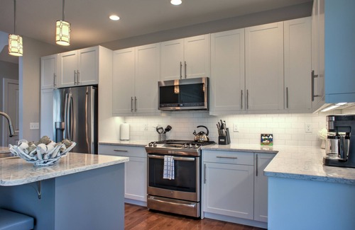 Weaverville House | Lake + 4 King Beds + 2.5 Bath +10Min to DT Ashe + Peaceful + Walking Trail