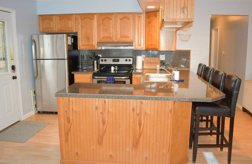 Palo Cottage | Lake Access Cottage at Derby Lake Sleeps 8
