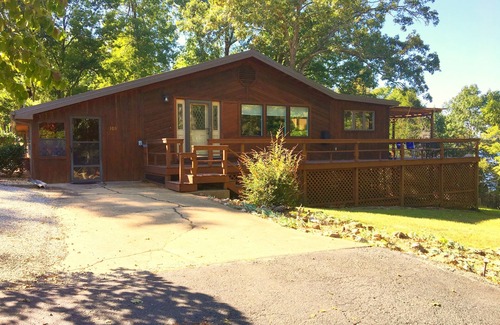 Bull Shoals House | LAKE ACCESS & GREAT VIEWS! MINUTES TO THE WHITE RIVER! 3 BR/2BA, 1500 sq. ft.