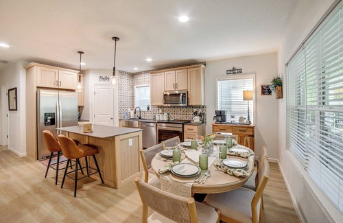 Canadian Lakes House | Lake Access, Pools & More: Family Home in Stanwood