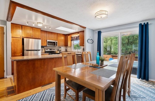 Romulus House | Lake Access, Views and Hot Tub