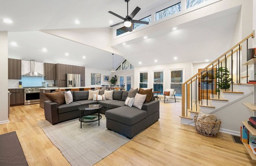 Woodstock House | Lake Allatoona! Unforgettable Forest Lake Retreat!nn