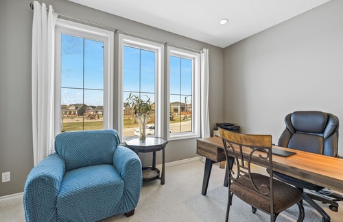 Springbank House | Lake and Golf Resort, One hr to Banff, 5 Bedrooms 3 King beds max for 10 people