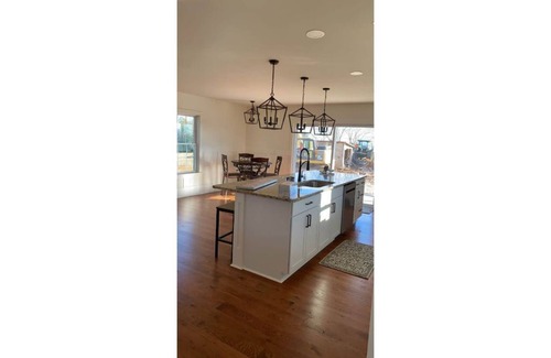 Twin Oaks House | Lake Anna Peaceful Farm Retreat