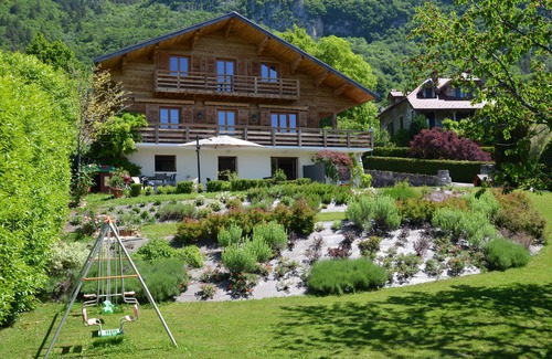 Veyrier-du-Lac Ski Chalet | Lake Annecy - Veyrier-du-Lac - apartment on the garden level in chalet (50 sq.m)