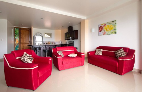 Naranjos Agrios Condo | LAKE ARENAL, POOL VIEWS NEW CONDO 1B/1 B