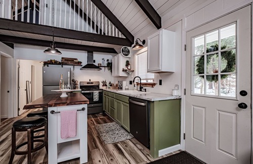 Lake Arrowhead Cottage | Lake Arrowhead Waterfront Cottage
