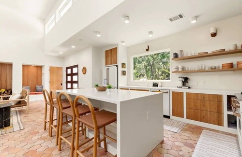 Illakee House | Lake Austin Luxury/200ft Private Waterfront on 2 Acres/2 Docks/Sleeps 4
