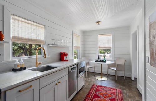 Westfield House | Lake Austin Retreat w/Outdoor Dinning Event Space