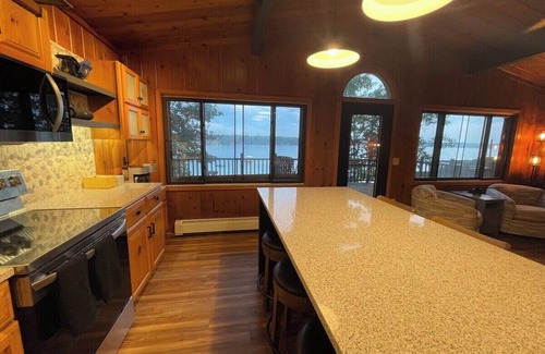 Hillman House | Lake Avalon House “The Starting Dock” 3Bed 3Bath, Optional Pontoon Boat Rental