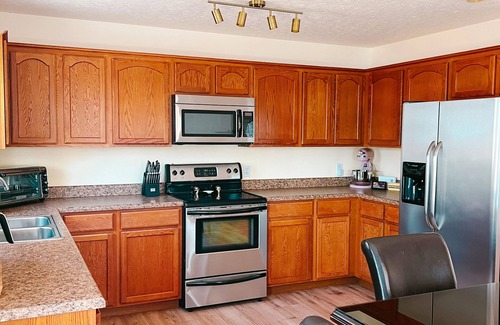 Cadiz House | Lake Barkley Getaway with Boat Parking & Scenic Deck Views