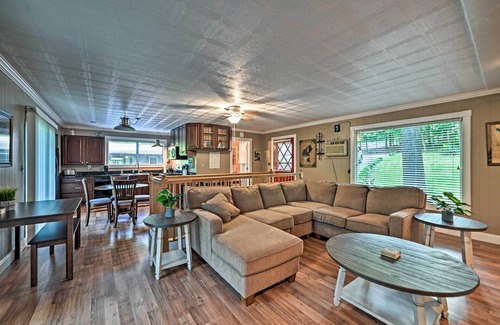 Cadiz House | Lake Barkley Home: Private Dock, Kayaks, Fire Pit!