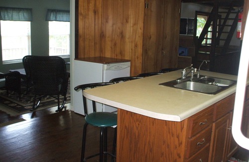 Cadiz House | Lake Barkley Waterfront with Private Covered Dock
