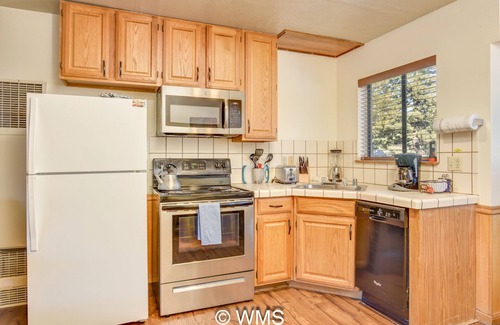 Tahoe Vista Condo | Lake/Beach Front Resort- Pool, Hot Tub, BBQ #27