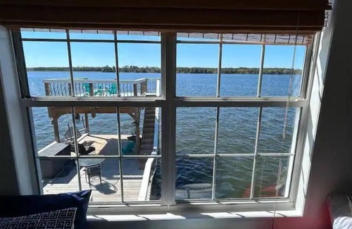 Cordele House | Lake Blackshear House literally over the water for stunning views!