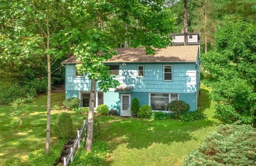 Holmes House | Lake Bliss the Perfect Getaway
