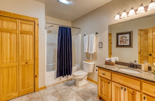 Necowa Cove Cabin | Lake Blue Ridge cabin! KAYAKS, Hot Tub, Mountain Views, Fenced yard, Paved roads