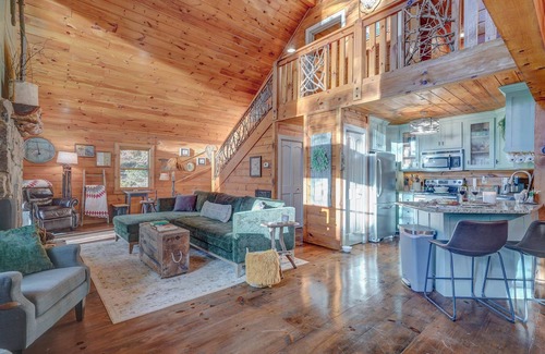 Blue Ridge House | Lake Blue Ridge cabin on lake, creek/hot tub, Creekside Storie. Hot Tub, Cohutta Forest, Hiking, Bik.