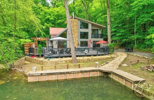 Blue Ridge House | Lake Blue Ridge cabin on lake, creek/hot tub, Creekside Storie. Hot Tub, Cohutta Forest, Hiking, Bik.