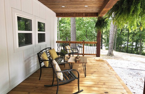 Scottsville House | Lake Bluff Retreat - A Charming 3 bed /2 Bath Home on Barren River Lake