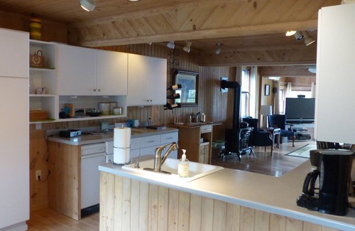 Crystal Beach House | Lake Bomoseen cozy 4 season Lakefront Home