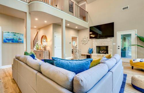 Gober House | Lake Bonham Home Epic Family Getaway!
