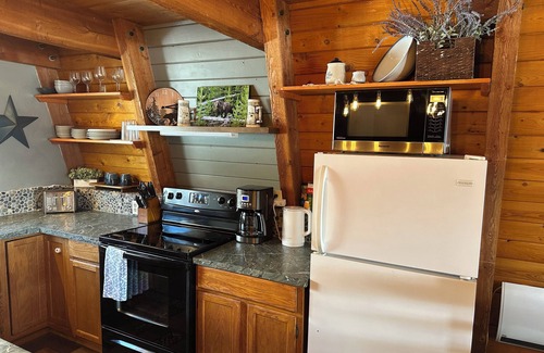 Island Park Cabin | Lake Breeze Cabin- Enjoy the hot tub, the views and 20 minutes to Yellowstone!