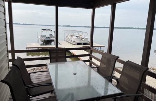 Lake City Cabin | Lake Cabin on Clear Lake! 75ft of lake shore with amazing views!