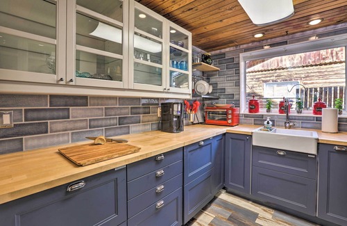 Twin Lakes Cabin | Lake Cabin w/King Bed, Foodie Kitchen, & Views