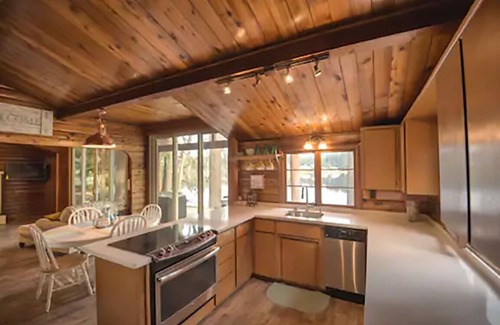 Lacey Cabin | Lake Cabin with an Amazing View