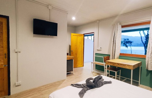Nakhon Si Thammarat Bed & Breakfast | Lake Camp Resort