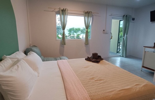 Nakhon Si Thammarat Bed & Breakfast | Lake Camp Resort