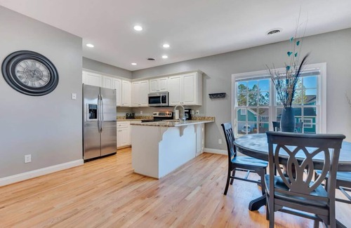 Lake Carolina Condo | Lake Carolina Harborside Executive Condo 3BD 2.5BA
