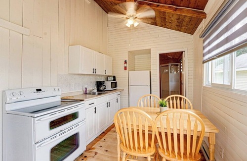 Magnetawan Cabin | Lake Cecebe Retreat #6- Maijac Resort & Marina